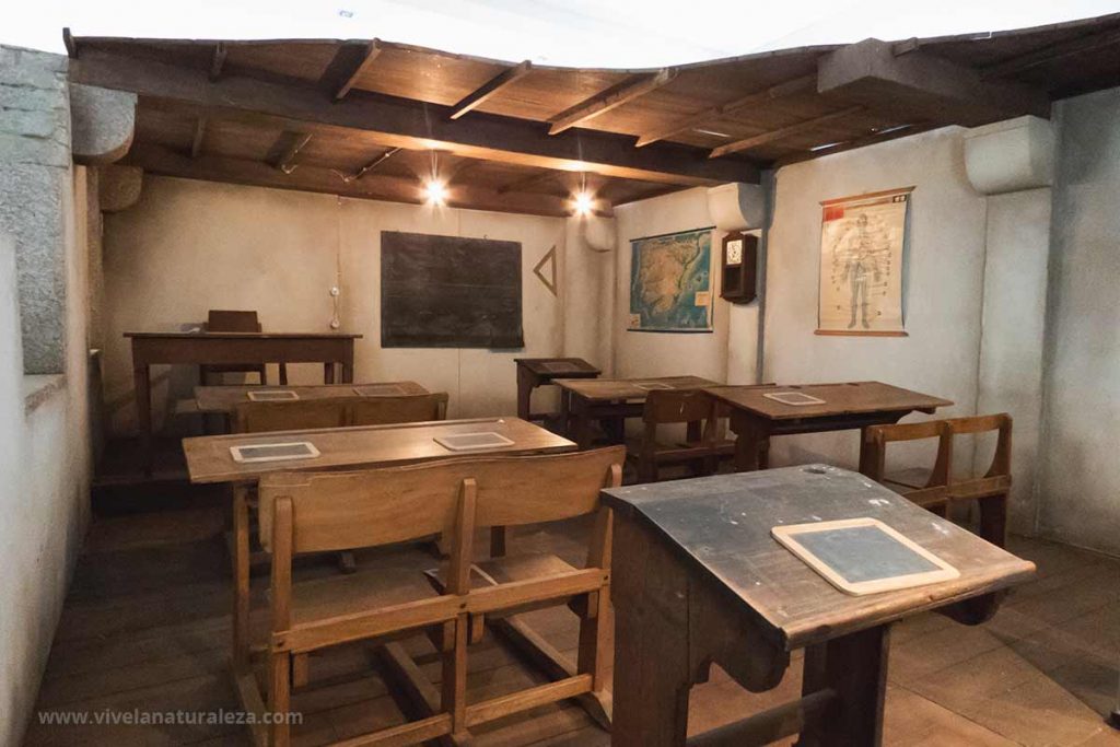 Antigua escuela en el centro de visitantes